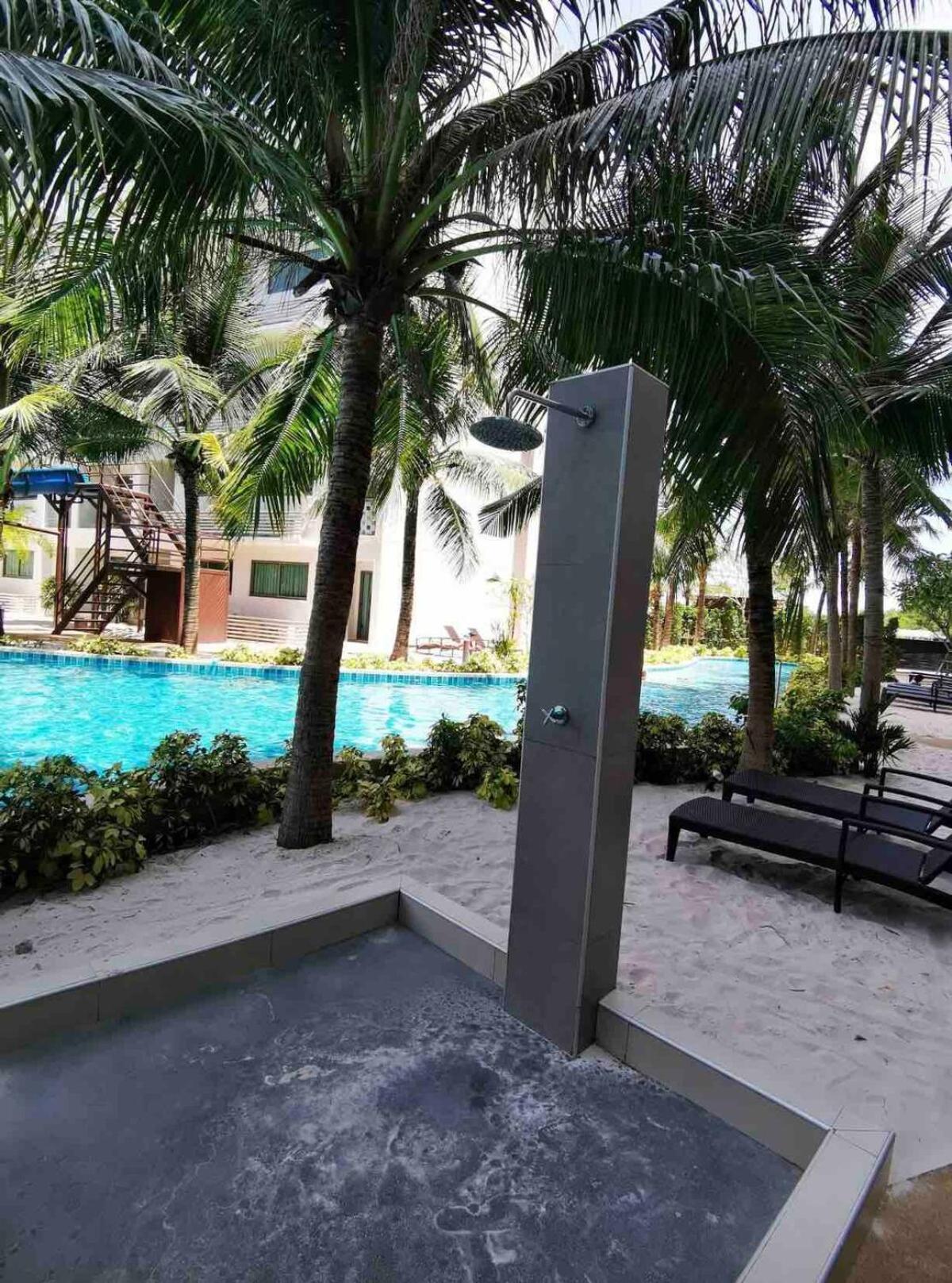 Laguna Beach Resort Maldives Джомтиен Бийч Екстериор снимка