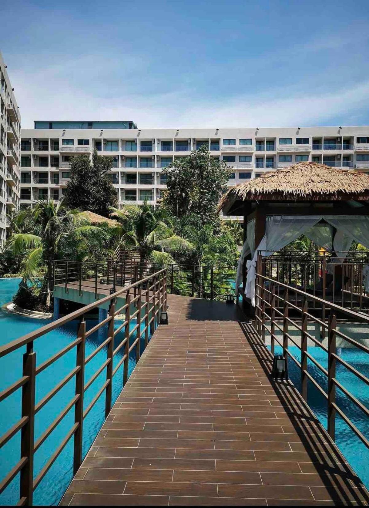 Laguna Beach Resort Maldives Джомтиен Бийч Екстериор снимка